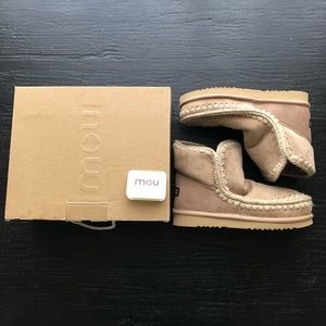 MOU Sheepskin Eskimo 18 - Brand New!